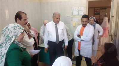 للتقصير في العمل.. نائب وزير الصحة يُوصي بمجازاة طبيبة 