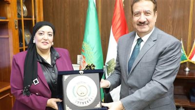  محافظ المنوفية يكرم وكيل وزارة الصحة ومدير عام «المصرية للاتصالات» 