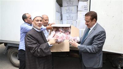 لتوزيعهاعلى الأسر الأولى بالرعاية.. محافظ المنوفية يتفقد الدفعة الثانية لمشروع لحوم صكوك الأضاحي