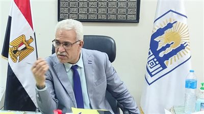 مدير تعليم القاهرة يجتمع بمدير مدارس المرج لإيجاد حلول للكثافة الطلابية قبل الدراسة 