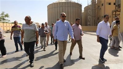 محافظ المنيا يتفقد عددا من المصانع.. ويؤكد: دعم لا محدود للمستثمر الجاد 