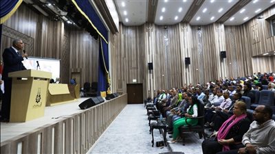 محافظ أسوان يفتتح ورشة العمل التعريفية لآلية وأسلوب التقدم لمشروعات الخضراء الذكية