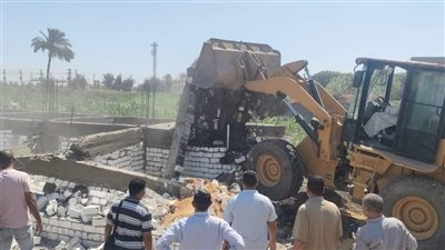 محافظ المنيا يتابع جهود الوحدات المحلية في تنفيذ المرحلة الأولى من الموجة 23