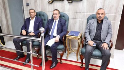 بمركز السيطرة الموحد.. محافظ المنوفية يتابع انتظام سير العمل بملف التصالح