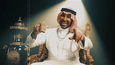 أسمر وعيونه خضراء.. أحمد سعد يتغزل في الجمهور السعودي ويهدي له أحدث أعماله