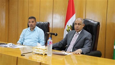 محافظ المنيا يستعرض نسب أداء المراكز التكنولوجية وآليات التيسير على الراغبين فى التصالح