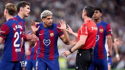 سبورت الإسبانية: بورتو مصمم على ضم مدافع برشلونة فى الميركاتو الصيفي