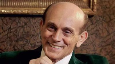 بعد تصريحه باغتيال مسرحيته 