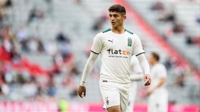 والد مصطفى أشرف: نجلي لديه عروض أوروبية.. وشرف له اللعب مع أحد الأندية المصرية