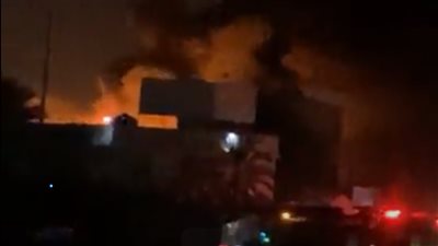 الدفع بأوناش.. حريق ضخم بمصنع مستحضرات تجميل شهير بمدينة 6 أكتوبر 