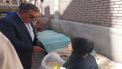 محافظ الدقهلية يوجه بمنع بيع «العيش المدعم» بسعر الحر