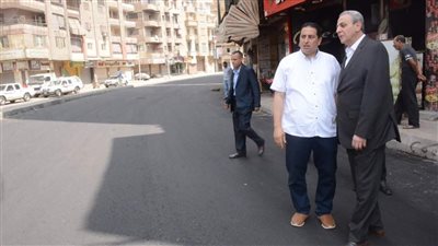 محافظ الغربية يتابع بدء أعمال وضع طبقة الأسفلت بشارع النحاس بطنطا