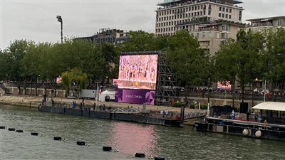 مركب بعثة مصر يصل إلى منطقة حفل أولمبياد باريس وسط هطول الأمطار