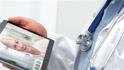 قصة اختراق الذكاء الاصطناعى لمهنة الطب.. والنقابة تتصدى لجرائم قانون التطبيب عن بُعد