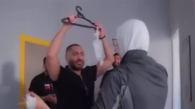 رقّص المخرجة بالمحلول.. كواليس كوميدية بين تامر حسني وهنا الزاهد في 