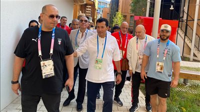 إنهاء كافة مشكلات الإقامة والإعاشة وتوفير جميع المتطلبات للبعثة المصرية في باريس