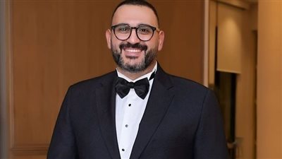 بعد مشاركته في ألبوم أنغام الجديد.. أكرم حسني يوجه هذا الرسالة