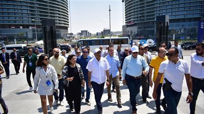 «مدبولي» يتفقد أحدث مشروعات مدينة العلمين ويزور «نورث سكوير مول»