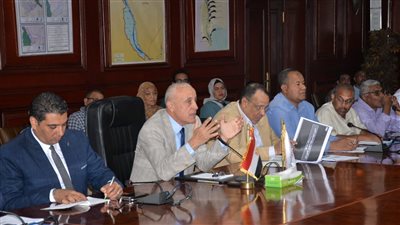 تسهيلًا للمواطنين.. محافظ الأقصر يتابع مستجدات تلقي طلبات تصالح مخالفات البناء