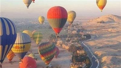 سماء الأقصر تتزين بـ30 رحلة بالون طائر على متنها 610 سائحا