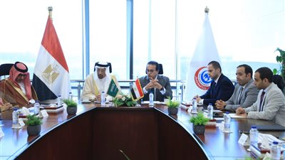 وزير الصحة يبحث مع وزير الاستثمار السعودي تعزيز التعاون في القطاع الصحي