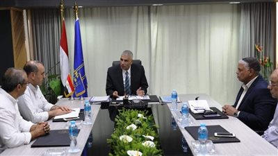 محافظ أسوان: تخصيص موقع متميز لهيئات منظومة التأمين الصحي الشامل