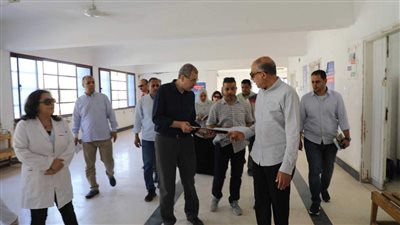 محافظ المنيا يُحيل المتغيبين من الطاقم الطبي والإداري بالمراكز الصحية للتحقيق 