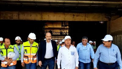 وزير النقل يتابع سير العمل في مشروع الخط الأول للقطار الكهربائي السريع