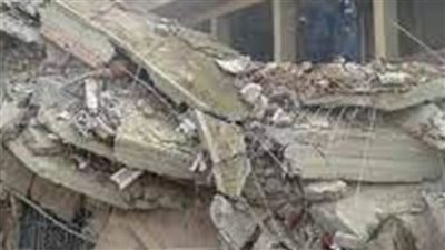 7 أشخاص تحت الأنقاض.. محاولات لاستخراج الضحايا من حطام عقار الساحل المنهار