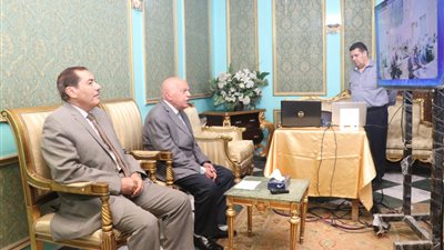 نقيب المعلمين يفتتح الدورة التدريبية 98 المتخصصة فى الأزمات والتفاوض (صور)