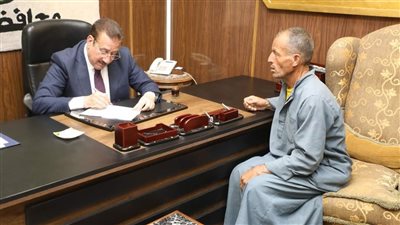 محافظ المنوفية يبحث شكاوي المواطنين ويتخذ إجراءات عاجلة