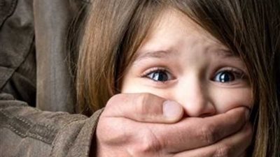 «استغل صغر سنها».. شاب يهتك عرض فتاة في المرج