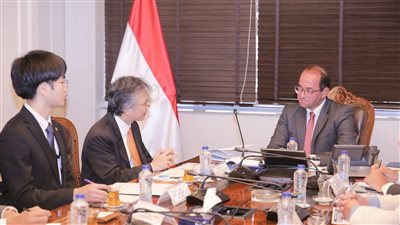 تفاصيل لقاء وزير المالية السفير الياباني بالقاهرة (صور)