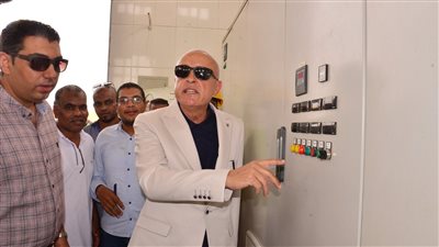 بتكلفة 220 مليون.. محافظ الأقصر يفتتح محطة صرف صحي غرب الأقصر 
