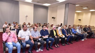 وزير العمل يشهد برنامجا تدريبيا لفرق الإسعافات الأولية