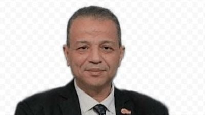 أستاذ جامعي يطالب بمحاسبة أى مسؤول جامعى يشارك فى حفلات التخرج