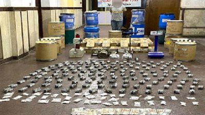 ضبط المتهم بإعادة تدوير العقاقير المخدرة قبل ترويج صفقة بملايين الجنيهات بالإسكندرية