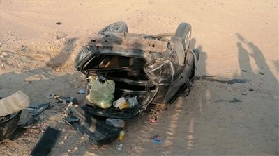 بالأسماء.. مصرع ضابط وطبيبة في انقلاب سيارة بالمنيا 