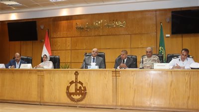 محافظ القليوبية يناقش استعدادات انطلاق التدريب العملى لمجابهة الأزمات والكوارث