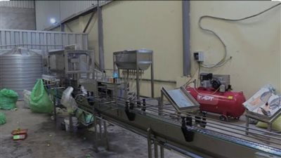 ضبط مصنعين بدون ترخيص لإنتاج الأعلاف الحيوانية المغشوشة بالقليوبية