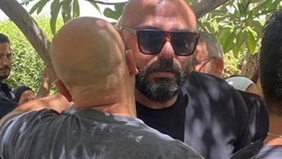 أحمد صلاح حسني يكشف موعد ومكان عزاء والده