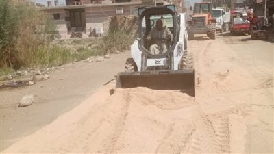 رئيس مدينة الطود يجرى جولة تفقدية ميدانية بالمدينة شرق الأقصر