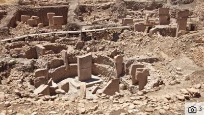 علماء الآثار يكشفون عن أقدم تقويم في العالم محفورًا على نصب تذكاري 