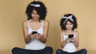 كيف تعالج مشكلة المراهقين مع إدمان الهواتف المحمولة؟