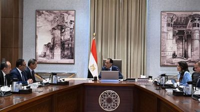 رئيس الوزراء يتابع موقف تنفيذ مشروع تطوير عواصم المحافظات