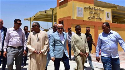 محافظ الأقصر يواصل جولاته الميدانية في مركز إسنا جنوب الأقصر 