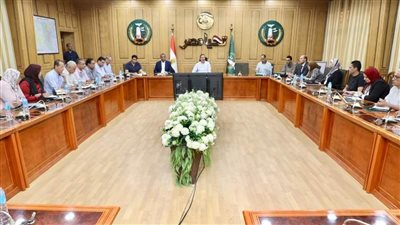 تفاصيل اجتماع محافظ المنوفية برؤساء الوحدات المحلية للمراكز والمدن والأحياء 