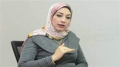 دينا الرفاعي في جنازة لاعبة الكرة النسائية في السويس