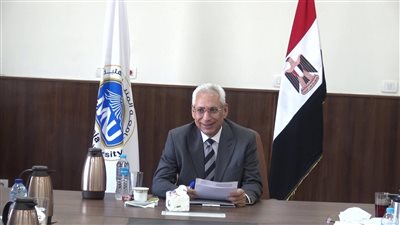 رئيس جامعة المنيا يناقش فتح باب التقدم للقبول بكليات الجامعة
