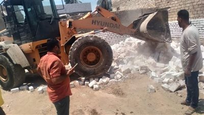 حملة مكبرة لإزالة التعديات على الأراضي الزراعية وأملاك الدولة بالمنيا 